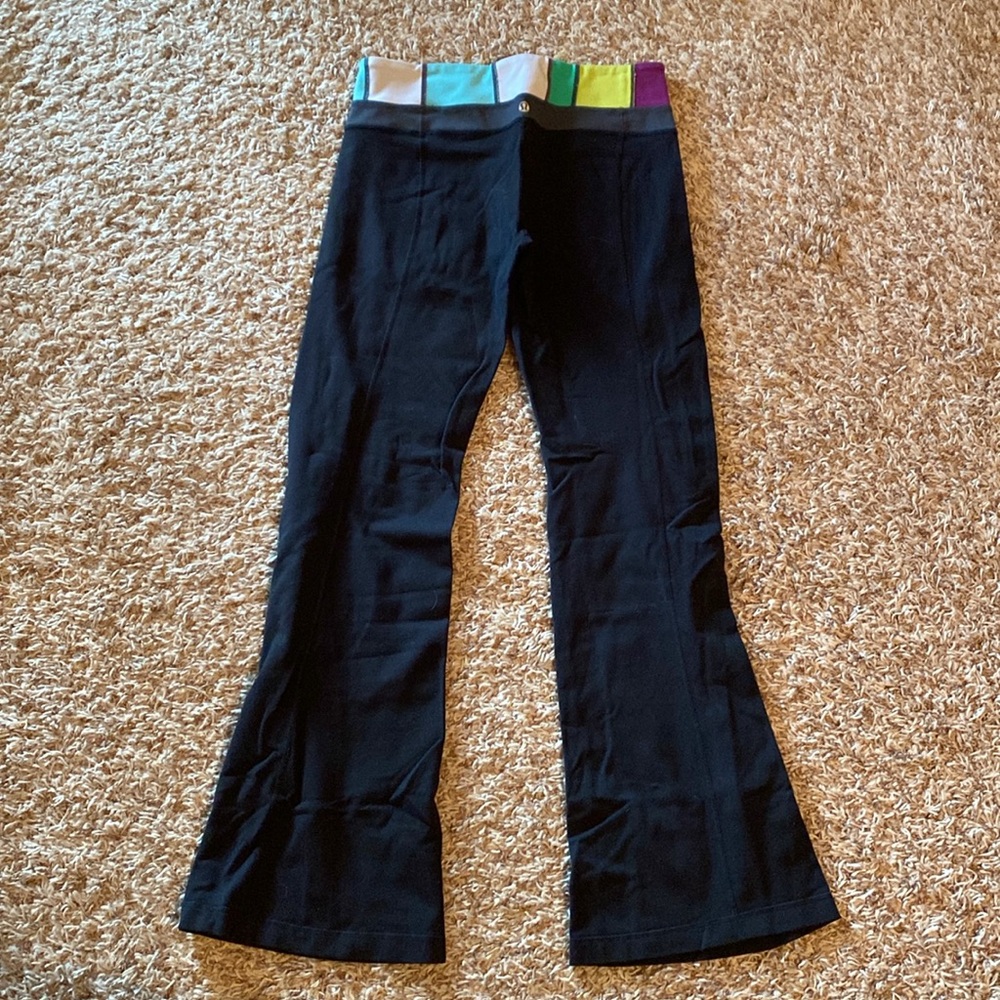 LULULEMON SIZE 8 FLARES - Picture 2 of 4